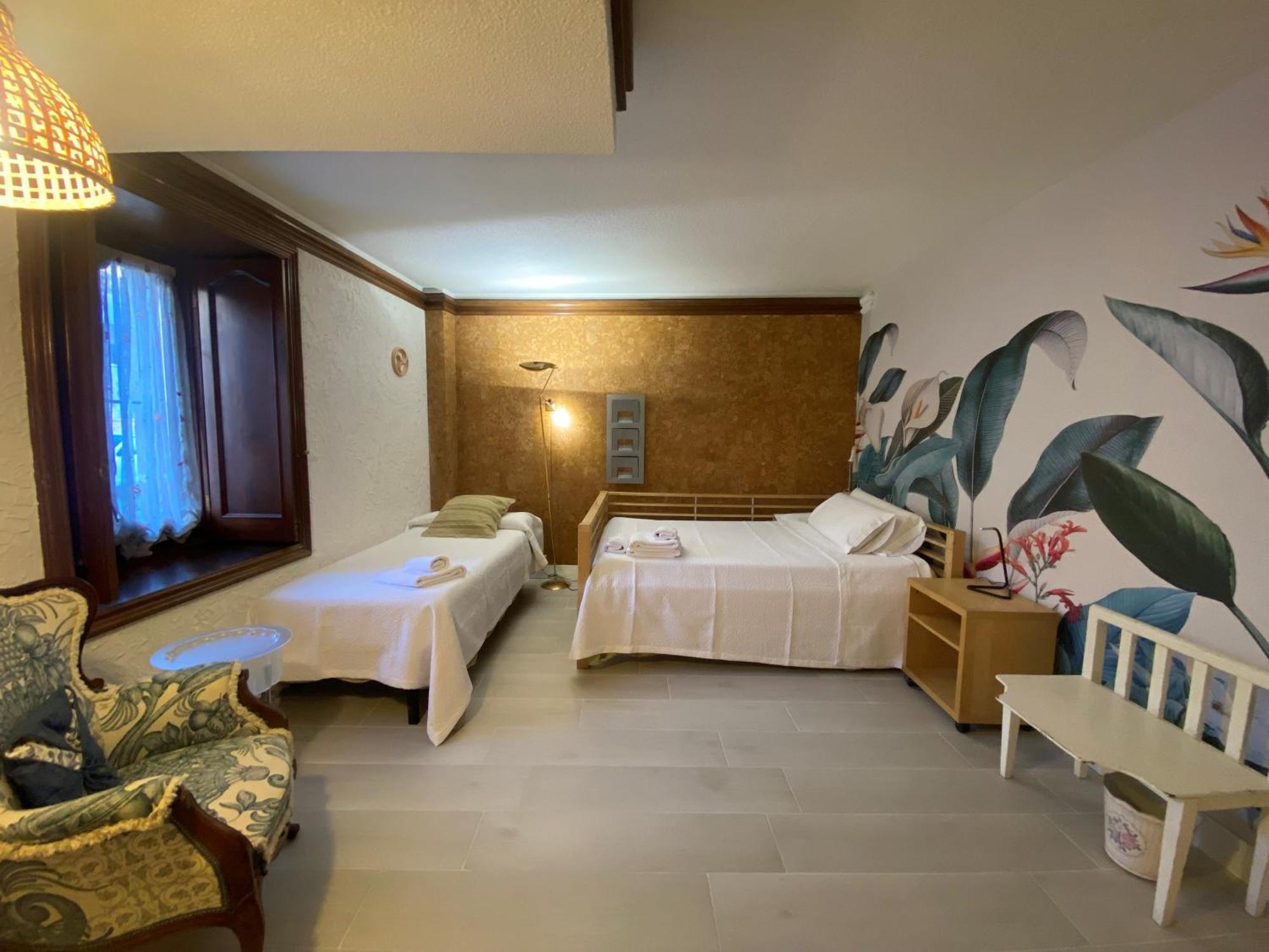 Apartamentos Maria Luisa Бургос Екстер'єр фото