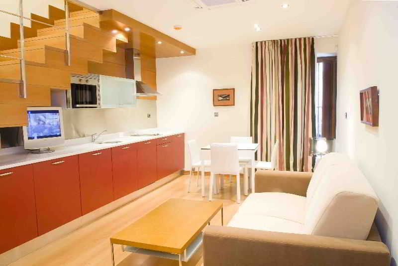 Apartamentos Maria Luisa Бургос Екстер'єр фото
