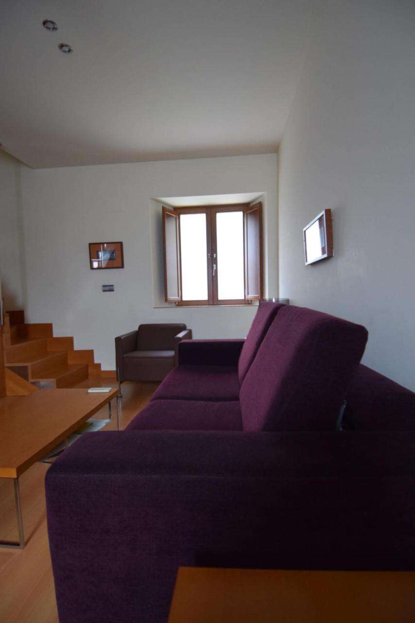 Apartamentos Maria Luisa Бургос Екстер'єр фото